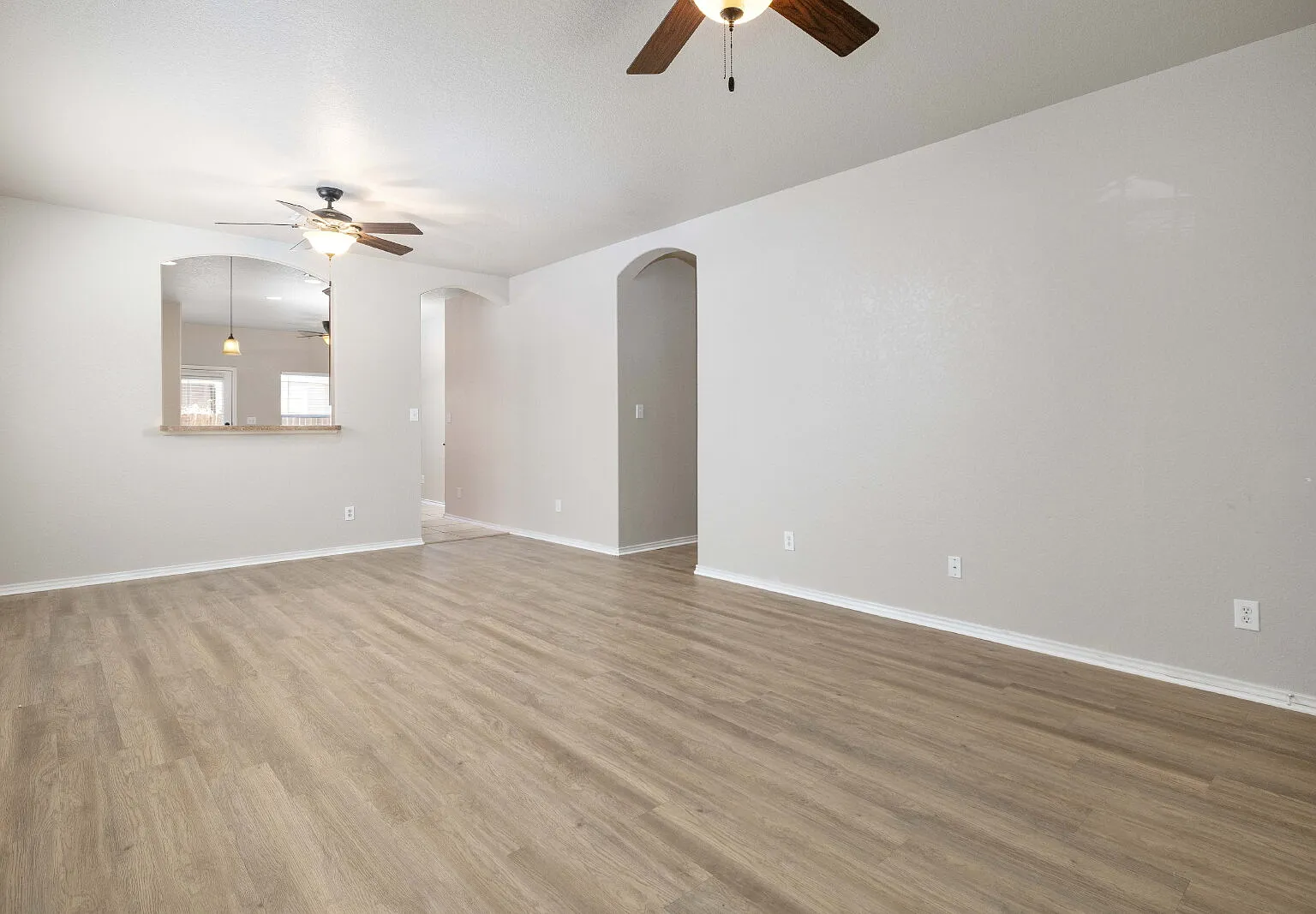 4 bed, 2.0 bath, 1677 sqft, $1,850 — Photo 4