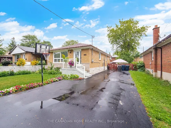 802 Brimorton Dr, Toronto, ON M1G 2S9