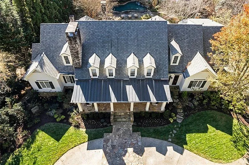 7 bed, 11.0 bath, 7742 sqft, $35,000 — Photo 3