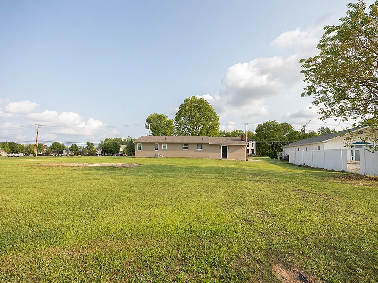 1574 Dyer Rd — Photo 47