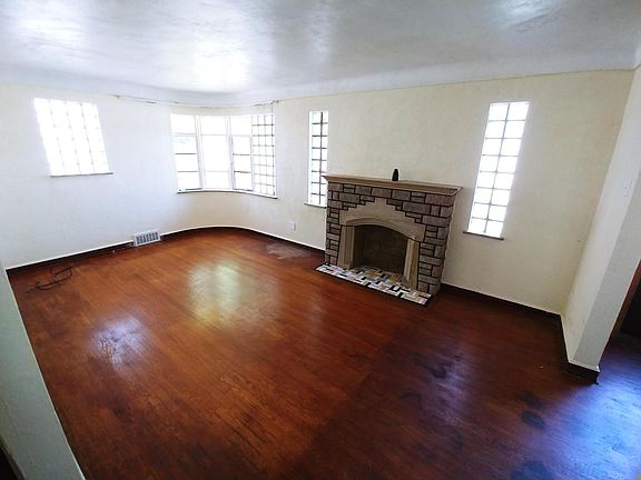 2nd image of 3308 Maywood Ave