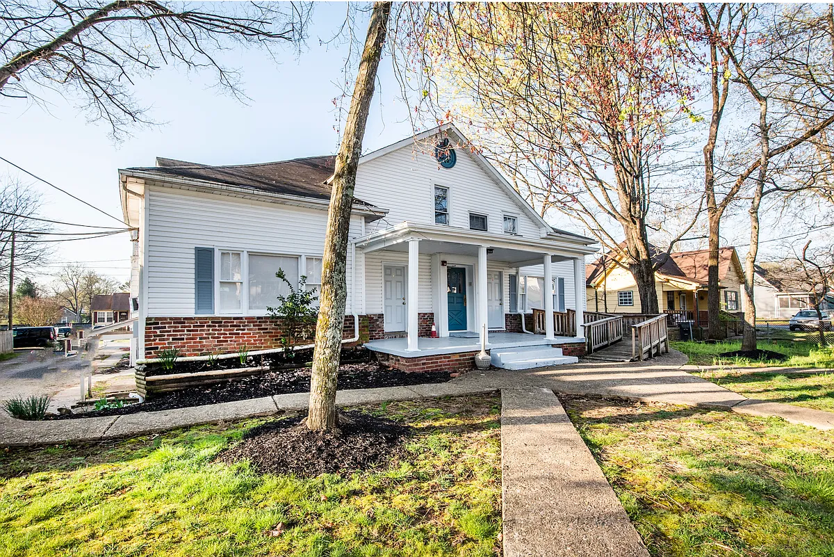 Building Photo - 706 Chickamauga Ave