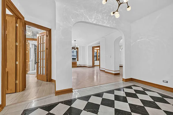 Rented by WAM Partners - William Moses Co. | media 7