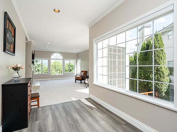 5th image of 2775 Nadina Dr