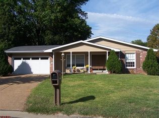 3925 Manorwood Dr, Saint Louis, MO 63125