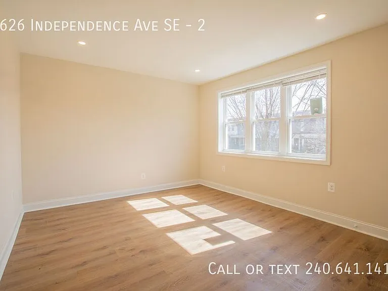 1626 Independence Ave SE #2 — Photo 6