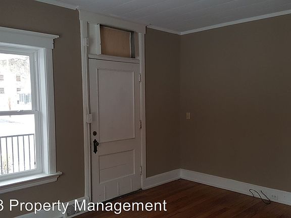 5th image of 611 W Jefferson St APT A
