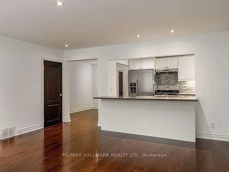 25 Love Cres — Photo 3