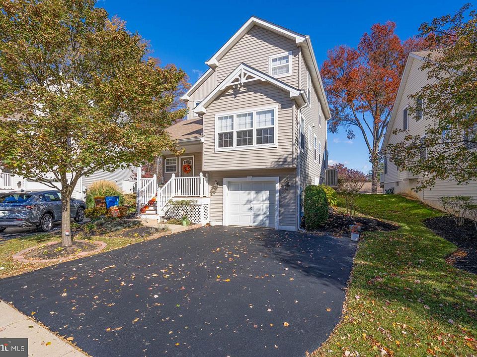 1st image of 1639 Briarwood Dr #145