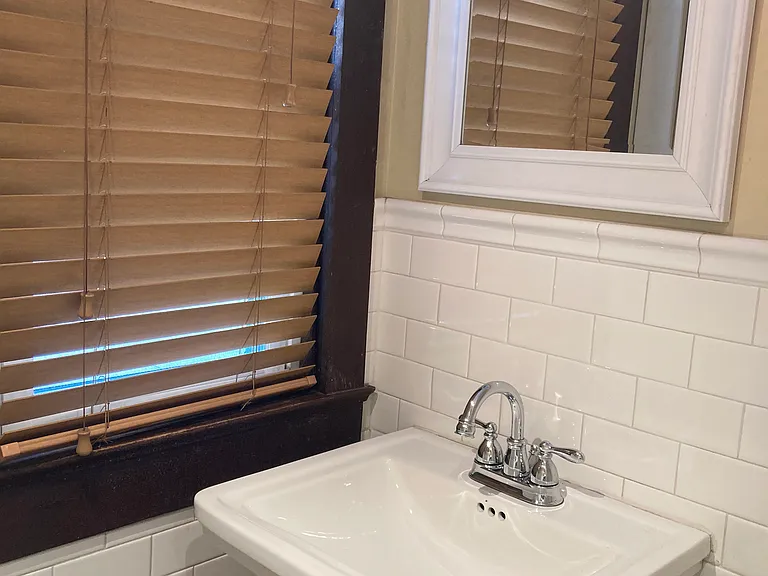 27 E 4th St #1 — Photo 12