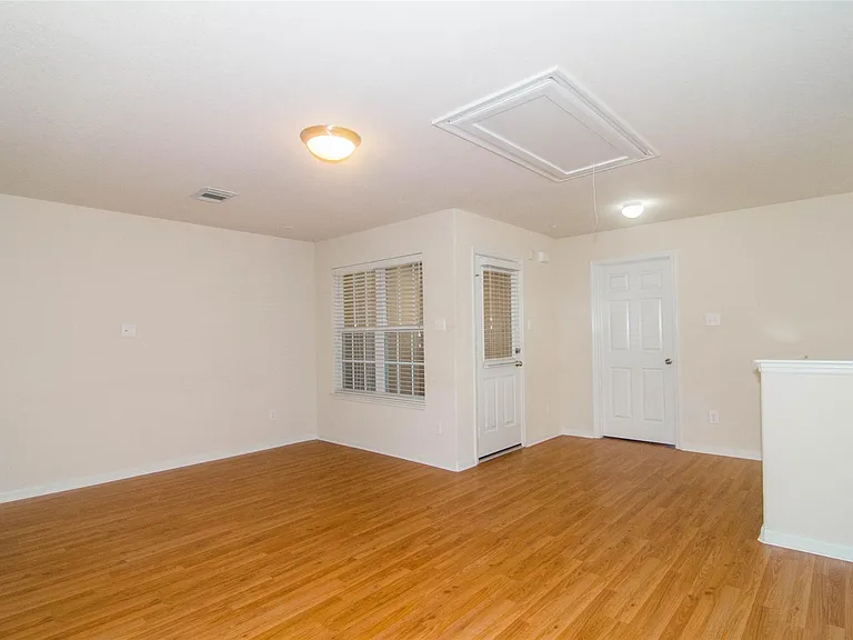 3939 Calgary Cir — Photo 10