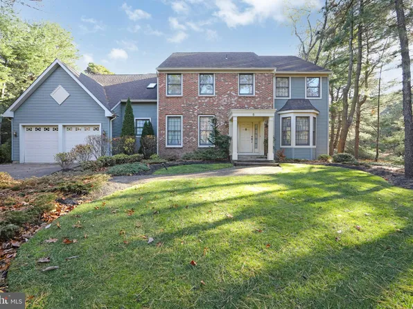 5 Clifton Ct, Voorhees, NJ 08043