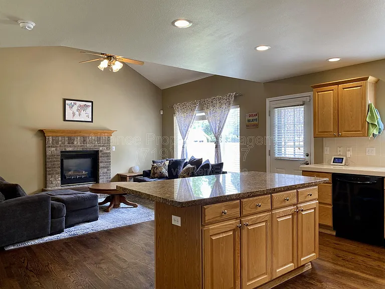 2825 Dristol Dr — Photo 7