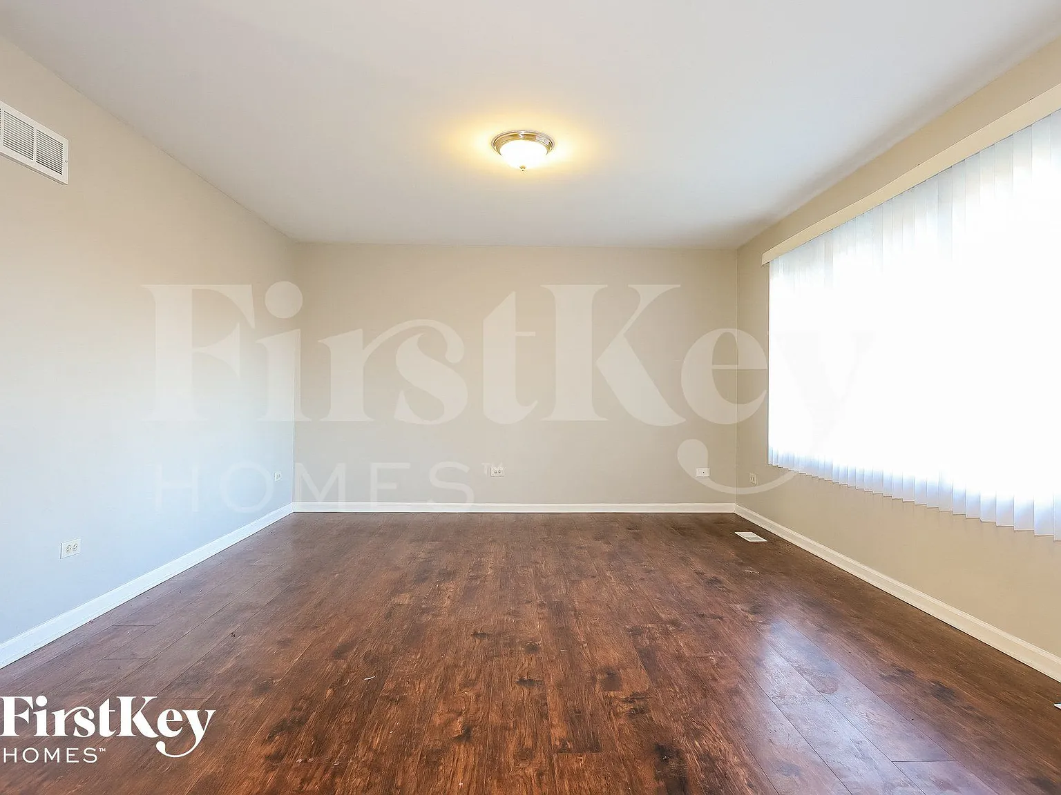 4 bed, 2.0 bath, 1744 sqft, $3,075 — Photo 3