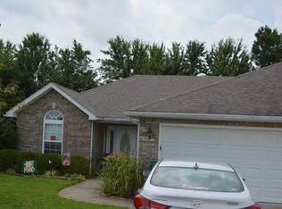 136 Applewood Ln, Elizabethtown, KY 42701
