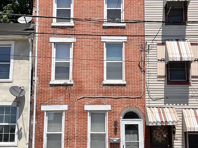 1029 Lancaster Ave — Photo 1
