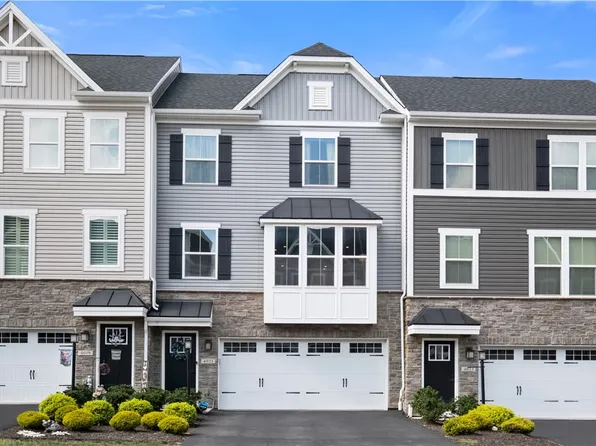 4021 Crown Dr, South Park, PA 15129