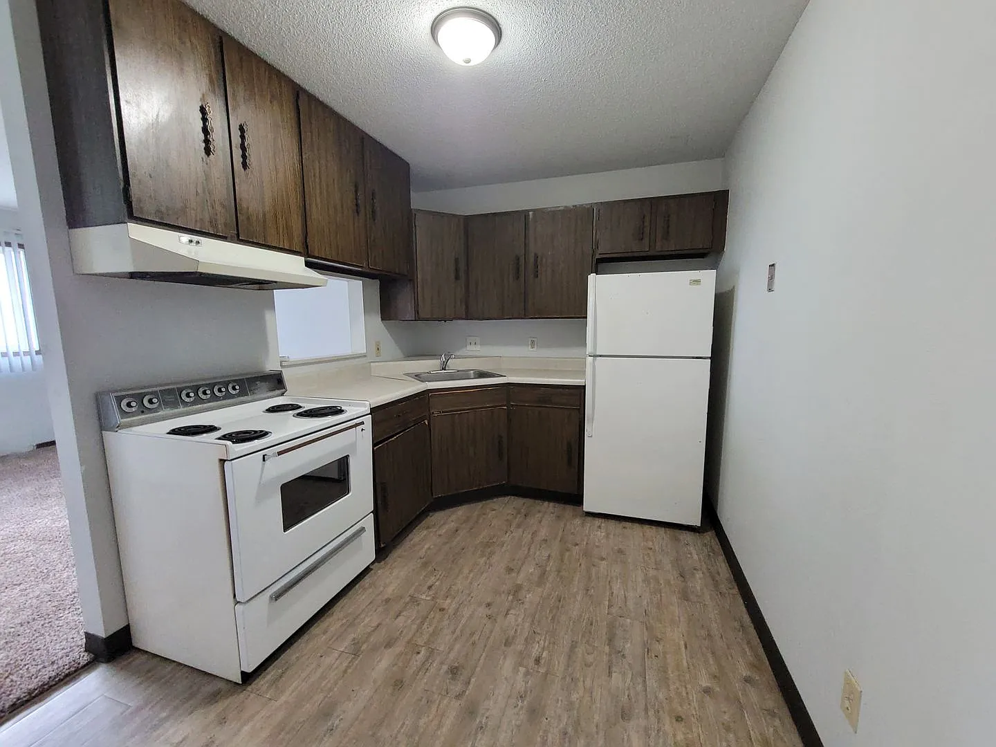 330 29th Street Dr SE — Photo 1