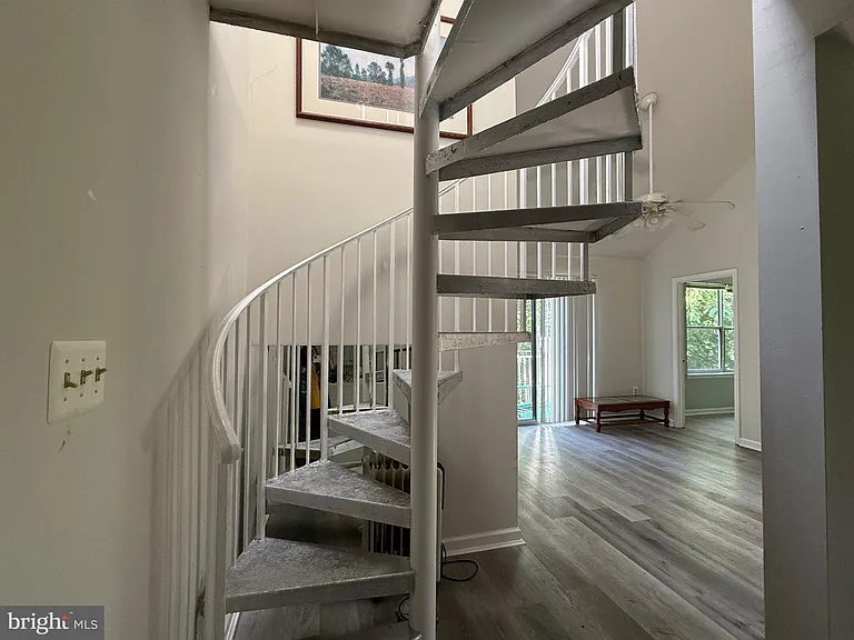 10019 Vanderbilt Cir #14-16 — Photo 17