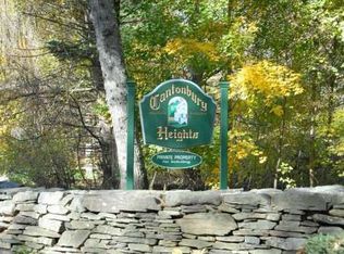 106 Winterbourne Ln, Canton, CT 06019