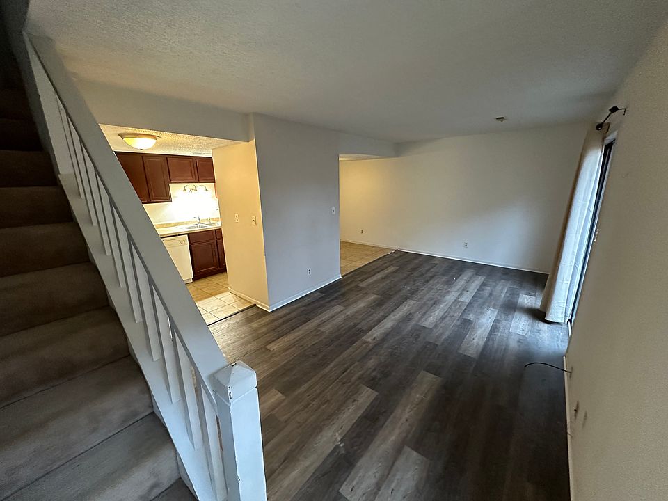 2nd image of 3835 Treebrook Dr