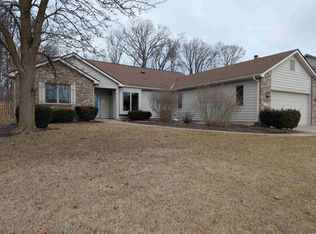 2012 Deer Lodge Dr, Fort Wayne, IN