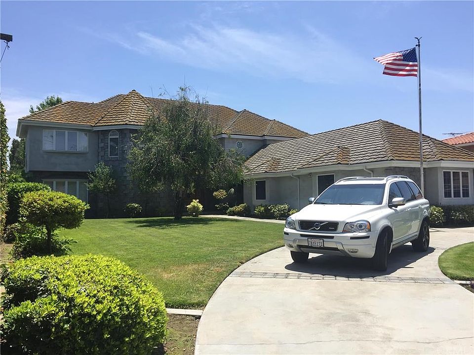 1st image of 10426 Flora Vista St