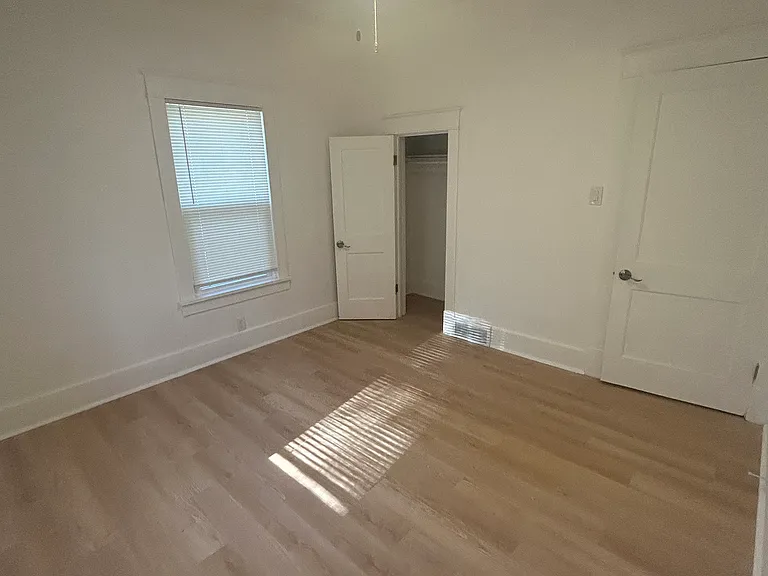 415 S Harrison St — Photo 8