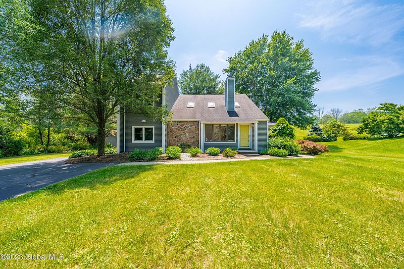 3rd image of 7 Heather Lane