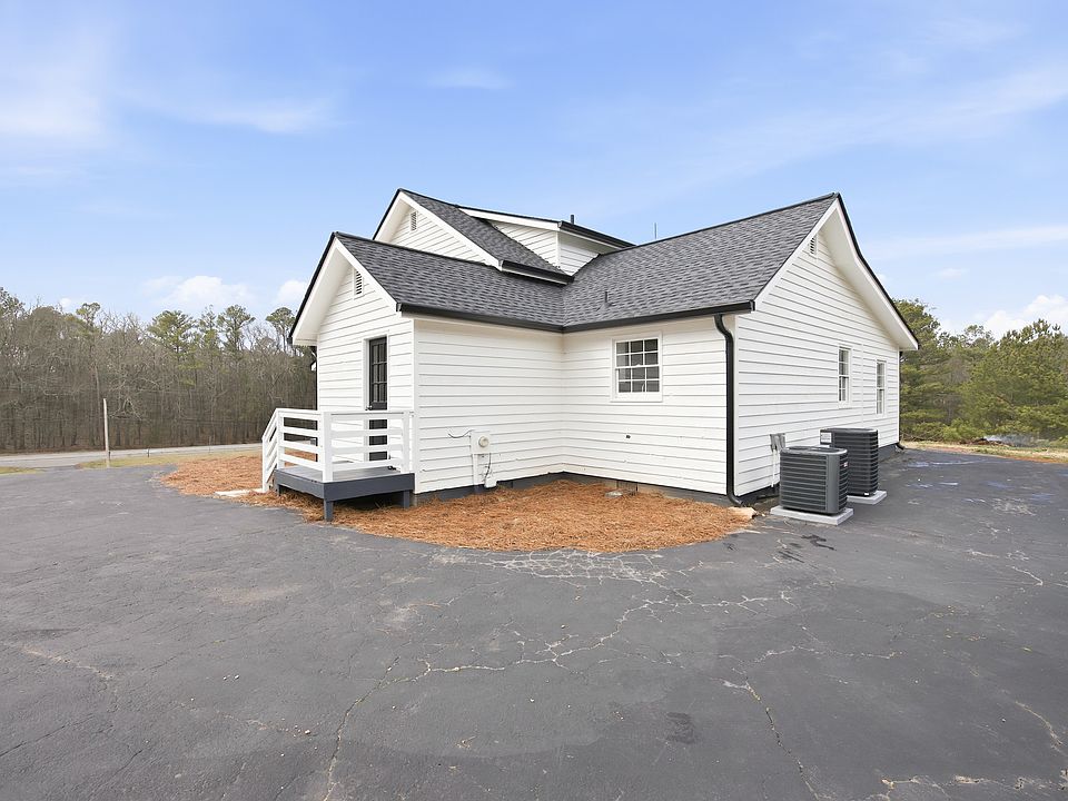 View of the property from side