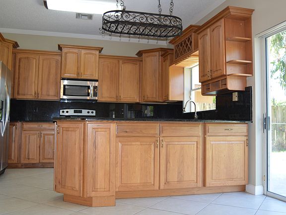 4th image of 6240 Lansdowne Cir
