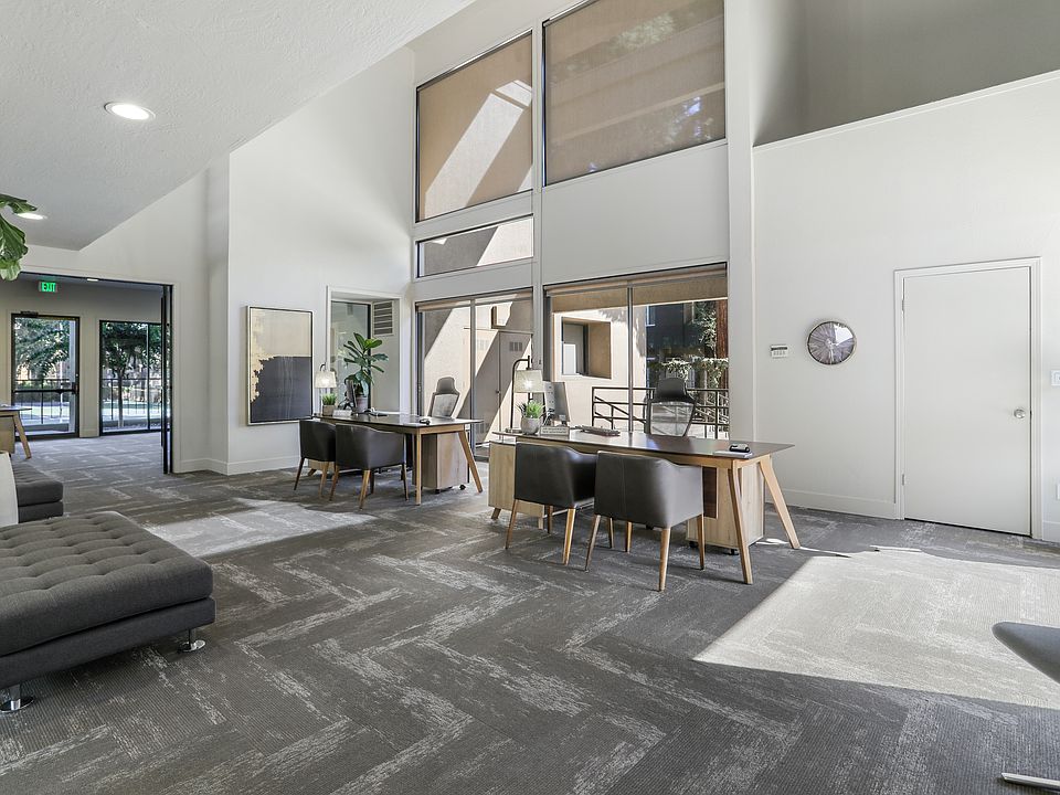 Leasing Office