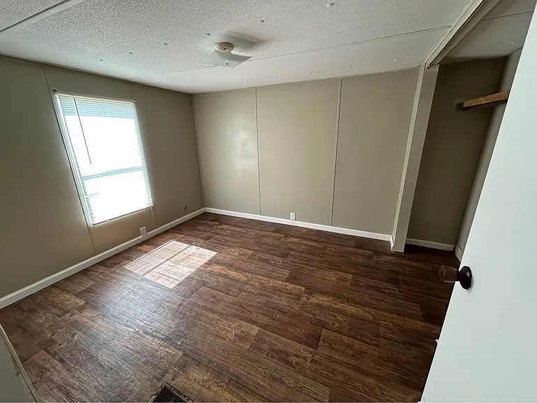 309 Reid Ct — Photo 3