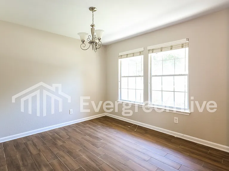 211 Roswell Cyn — Photo 3