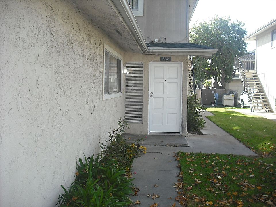 1st image of 652 W Hemlock St
