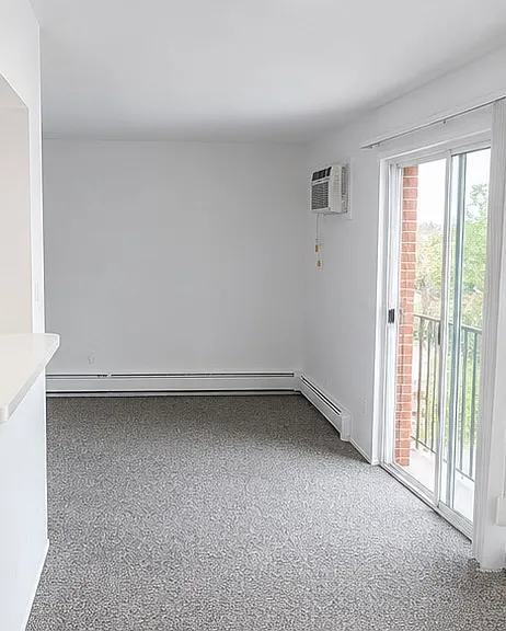 24280 Outer Dr #8 — Photo 4