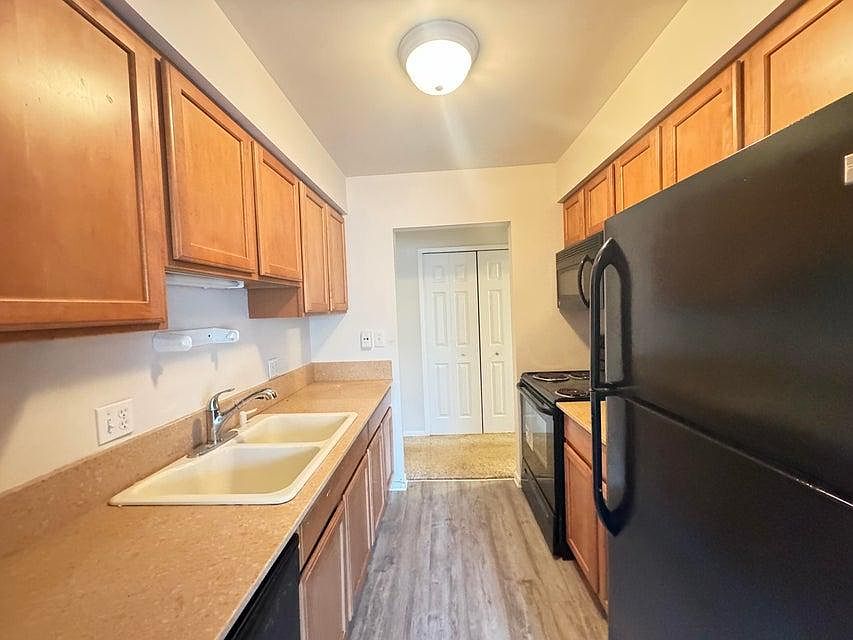 33234 Kingslane Ct APT 7, Farmington, MI 48336 Zillow