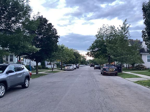 5th image of 249 E Hazeltine Ave