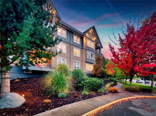 1620 Townsite Rd #204, Nanaimo, BC V9S 1N2