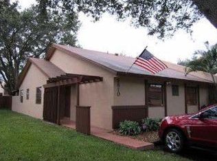 9810 NW 15th Ct, Pembroke Pines, FL 33024