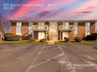 825 S Grand Ave APT 5, Fowlerville, MI 48836