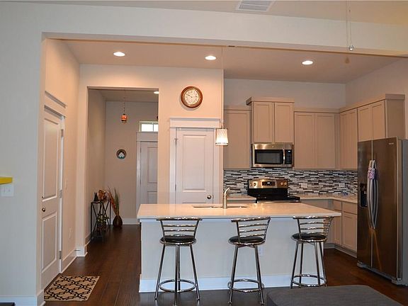 4th image of 13501 Metric Blvd Unit 10