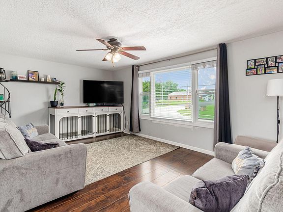 4th image of 2880 Chautauqua Blvd