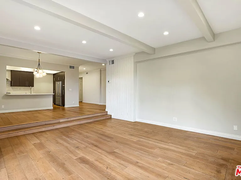 1260 S Beverly Glen Blvd #304 — Photo 6