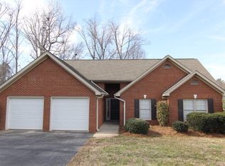 104 Thornhill Ct, Greenwood, SC 29649