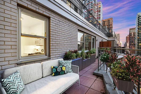 Sold by Compass | media 2