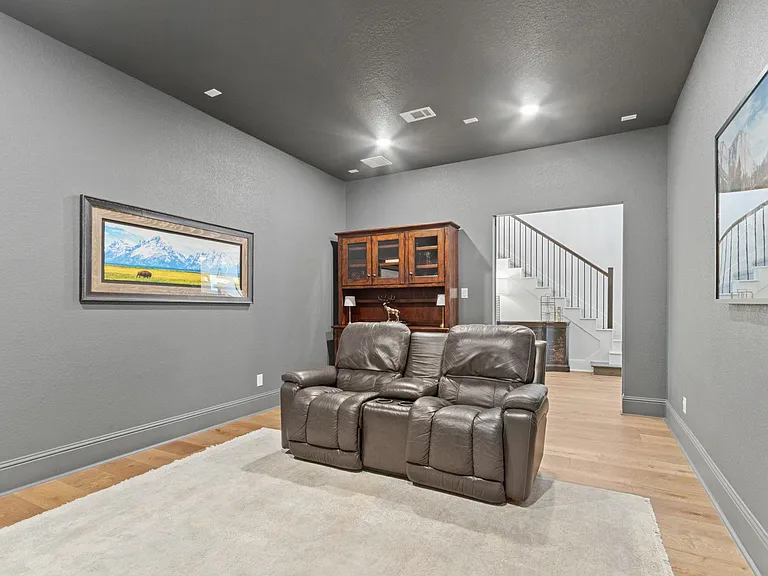 902 Falcon Hollow Ln — Photo 28