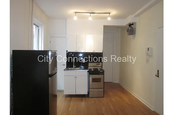 Rented by City Connections Realty | media 7