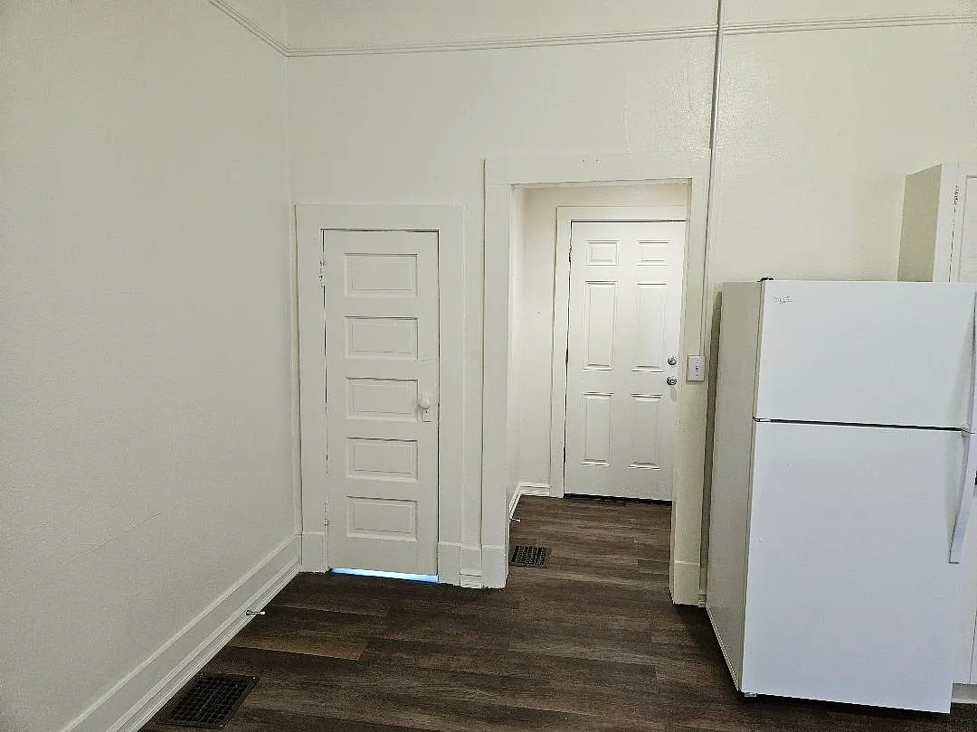Studio, 400 sqft, $995 — Photo 3