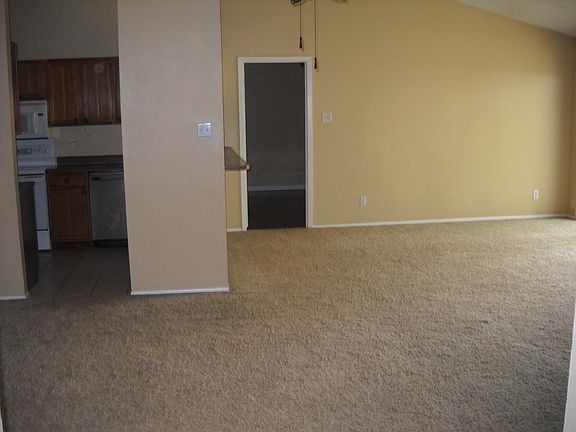 5th image of 4702 Barhill St